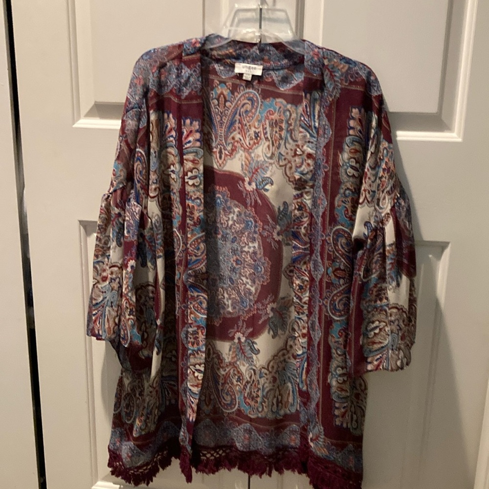 Burgundy paisley duster/topper.